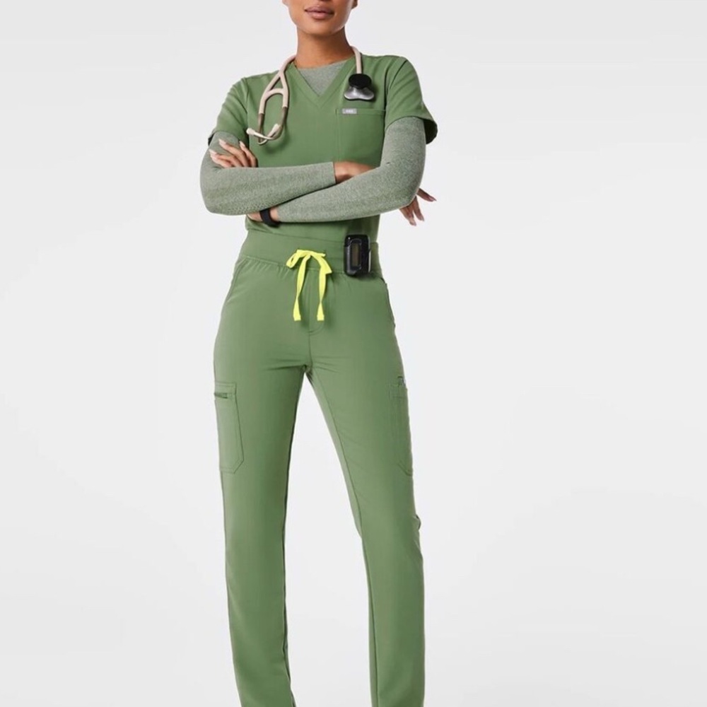 Figs- Zamora Jogger Scrub Pants (fern)